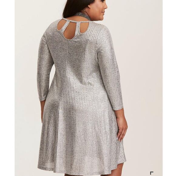 Torrid Silver Metallic Shimmer Ribbed Knit Trapeze‎ Dress Size 2 (18-20) - Picture 2 of 9